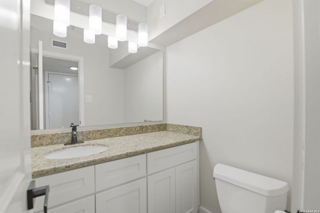 3605 Hidden Dr Apt B4, San Antonio, TX 78217