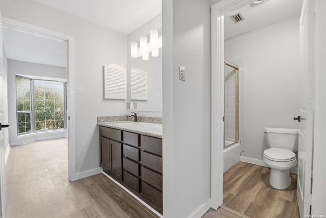 3605 Hidden Dr Apt B4, San Antonio, TX 78217