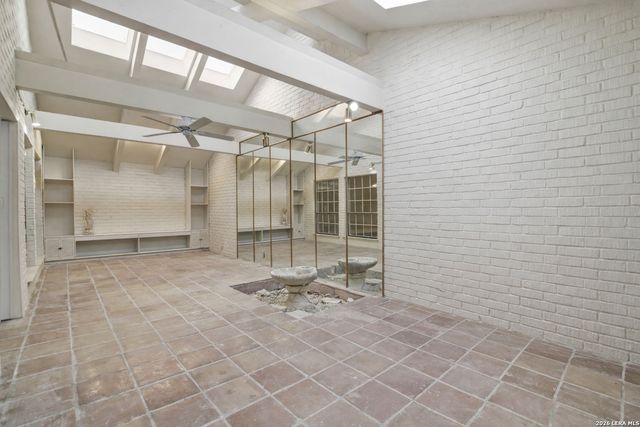 3605 Hidden Dr Apt B4, San Antonio, TX 78217