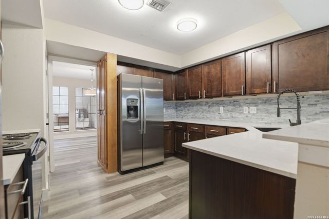 3605 Hidden Dr Apt B4, San Antonio, TX 78217