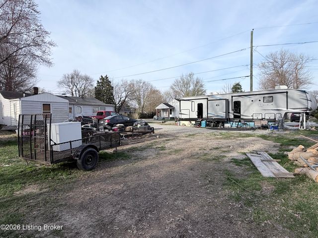 1927 Donald Dr, Louisville, KY 40216