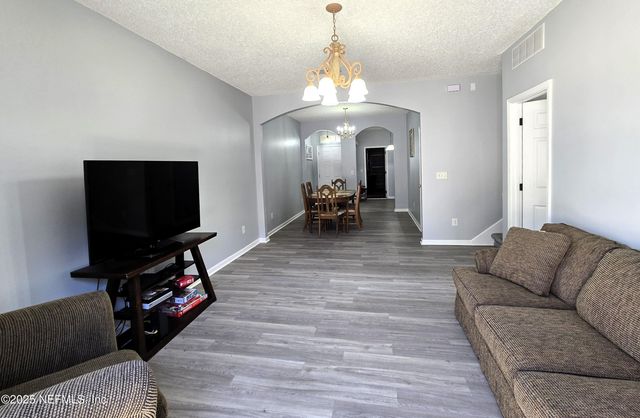 1132 FROMAGE Circle E, Jacksonville, FL 32225