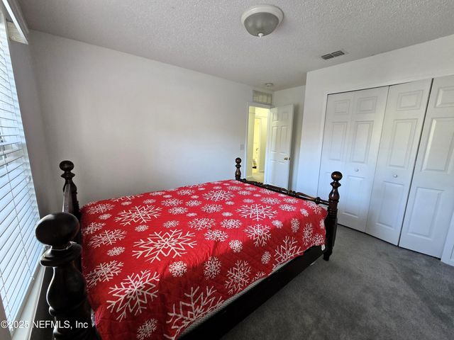 1132 FROMAGE Circle E, Jacksonville, FL 32225