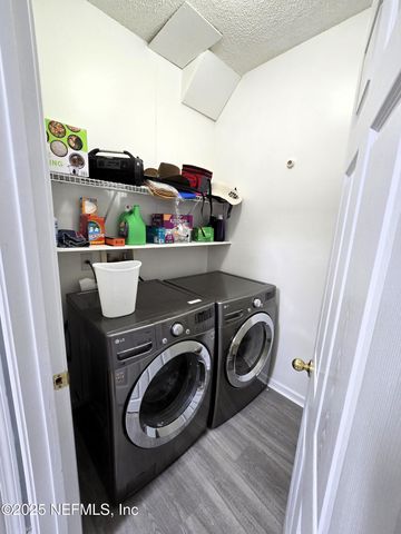 1132 FROMAGE Circle E, Jacksonville, FL 32225