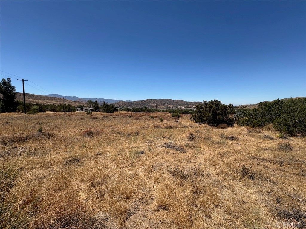 Image 12 of property listing at 21 Shannondale rd., Acton, CA 93510