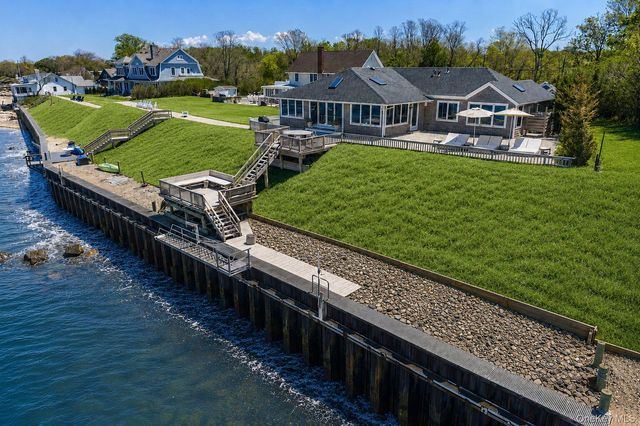 21515 Soundview Avenue, Southold, NY 11971