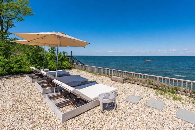 21515 Soundview Avenue, Southold, NY 11971