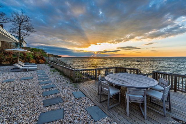 21515 Soundview Avenue, Southold, NY 11971