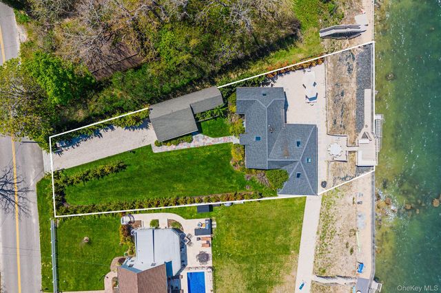 21515 Soundview Avenue, Southold, NY 11971
