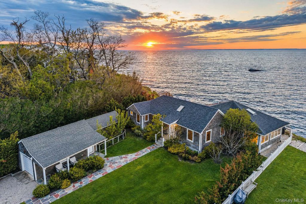 21515 Soundview Avenue, Southold, NY 11971