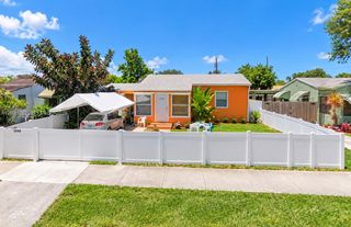 2343 Mckinley Street, Hollywood, FL 33020