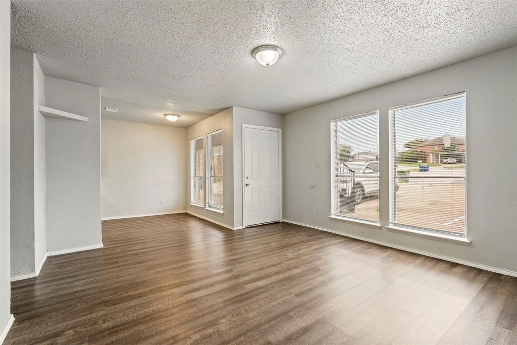 143 Allencrest Drive, White Settlement, TX 76108 — photo 5