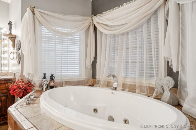 3725 Maple Drive, Sand Springs, OK 74063