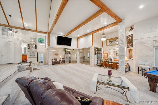 3725 Maple Drive, Sand Springs, OK 74063