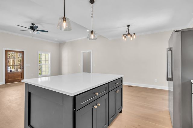 104 Stonebrook Dr, Shelbyville, TN 37160