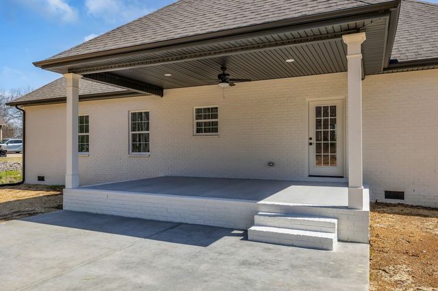 104 Stonebrook Dr, Shelbyville, TN 37160