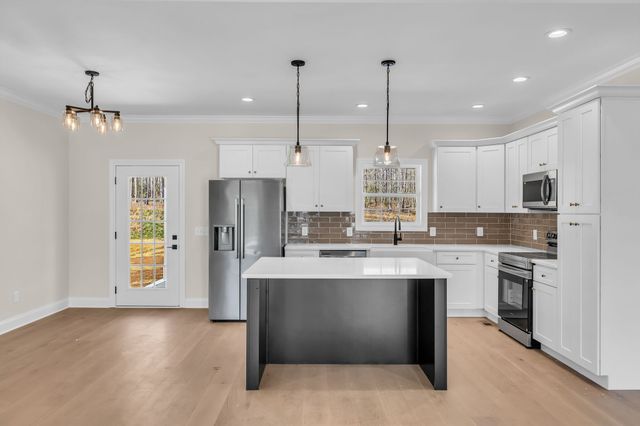 104 Stonebrook Dr, Shelbyville, TN 37160