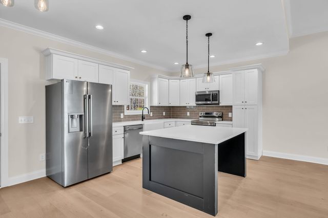 104 Stonebrook Dr, Shelbyville, TN 37160