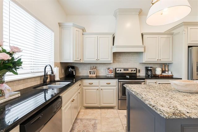 535 Eagle Lake Lane, Newcastle, OK 73065