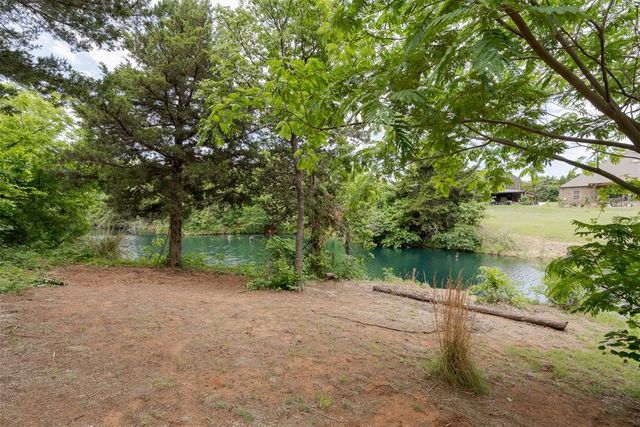 535 Eagle Lake Lane, Newcastle, OK 73065