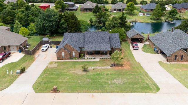 535 Eagle Lake Lane, Newcastle, OK 73065