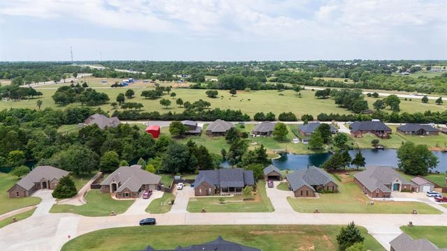 535 Eagle Lake Lane, Newcastle, OK 73065