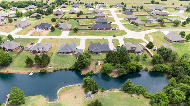 535 Eagle Lake Lane, Newcastle, OK 73065