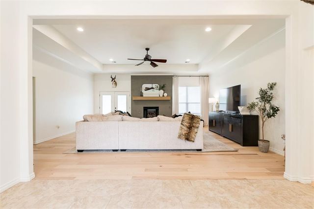 535 Eagle Lake Lane, Newcastle, OK 73065