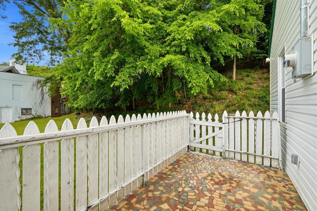 1127 N Jefferson Drive, Huntington, WV 25701