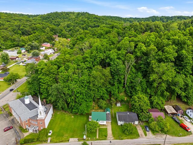 1127 N Jefferson Drive, Huntington, WV 25701