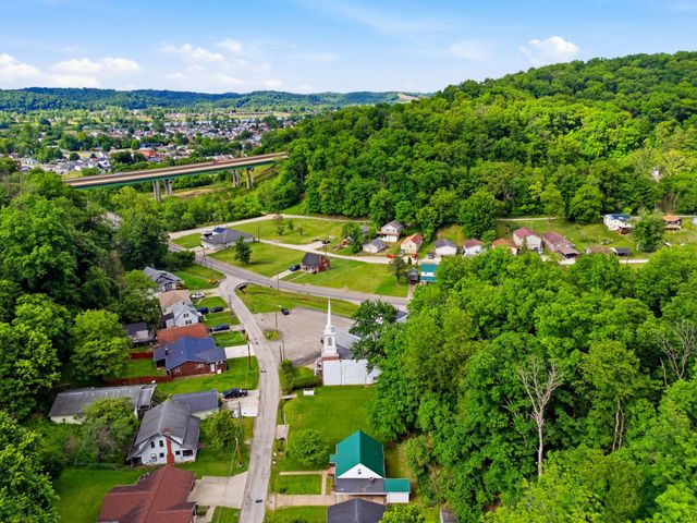 1127 N Jefferson Drive, Huntington, WV 25701
