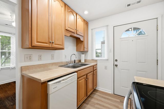 1127 N Jefferson Drive, Huntington, WV 25701
