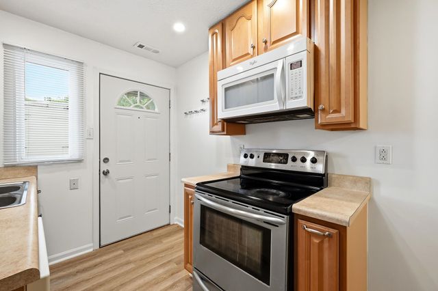 1127 N Jefferson Drive, Huntington, WV 25701