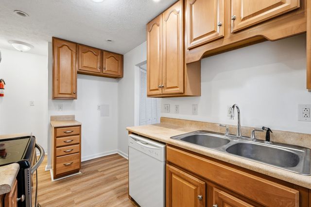 1127 N Jefferson Drive, Huntington, WV 25701
