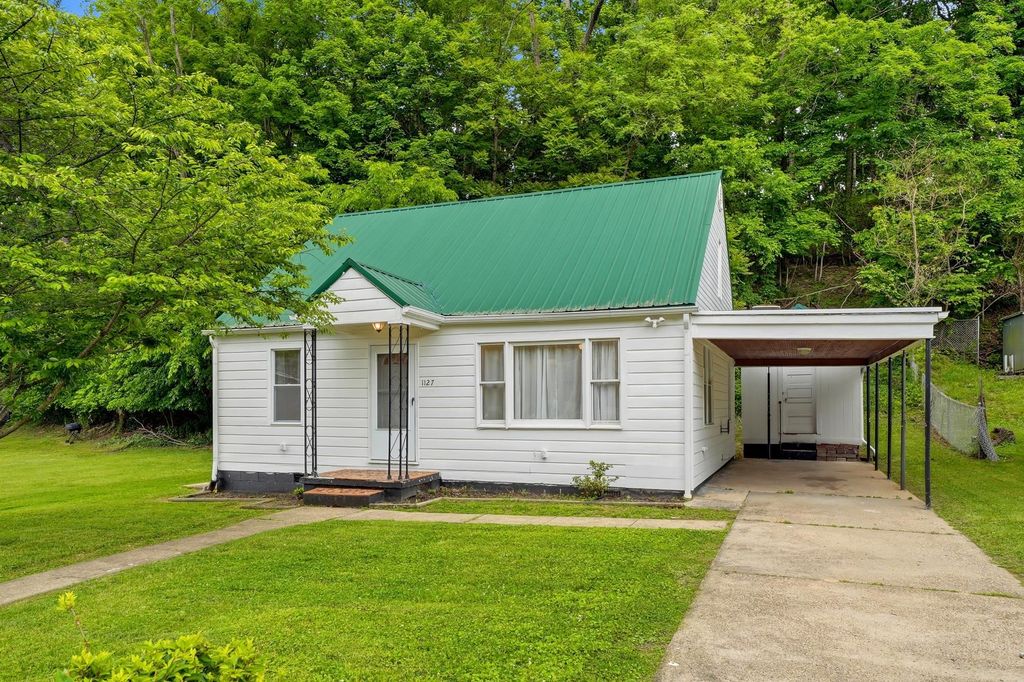 1127 N Jefferson Drive, Huntington, WV 25701