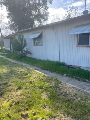 14621 W C Street, Kerman, CA 93630