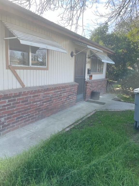 14621 W C Street, Kerman, CA 93630
