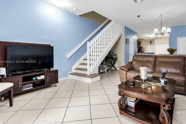 3892 Tree Top Dr, Weston, FL 33332