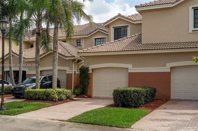 3892 Tree Top Dr, Weston, FL 33332