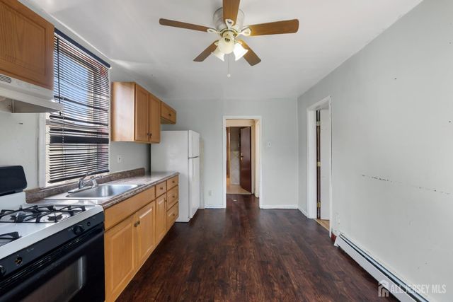 724 Charles Street, Perth Amboy, NJ 08861