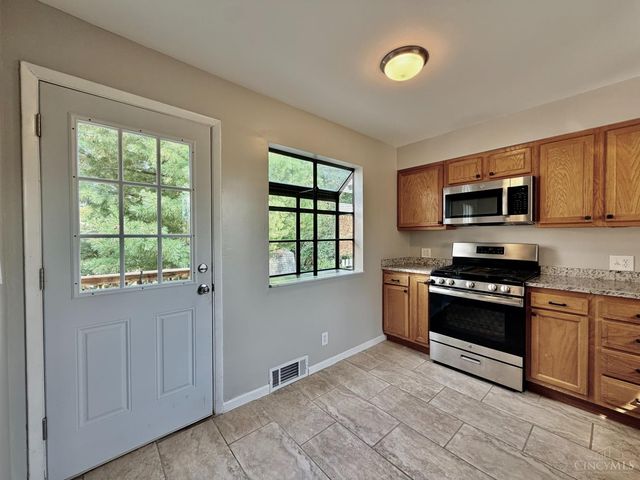 3909 Cedarwood Place, Silverton, OH 45213
