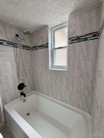 3909 Cedarwood Place, Silverton, OH 45213