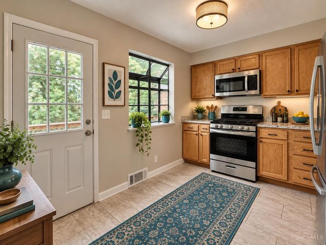3909 Cedarwood Place, Silverton, OH 45213