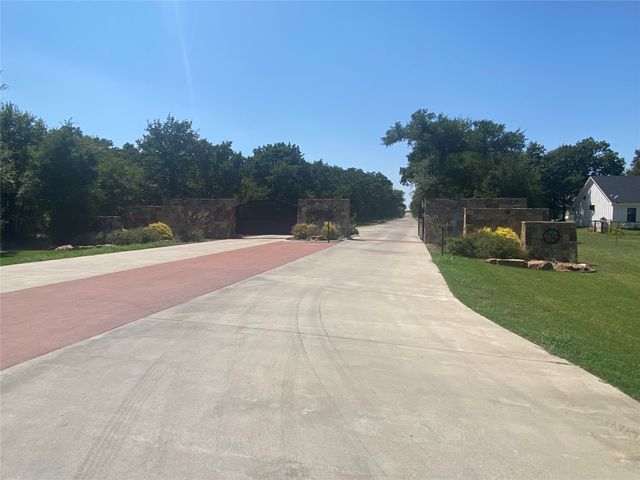 105 Beaver Creek Court, Weatherford, TX 76087