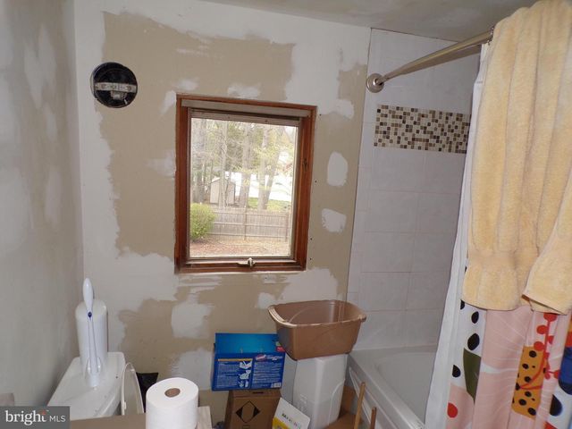 65 TRENT RD, Blackwood, NJ 08012