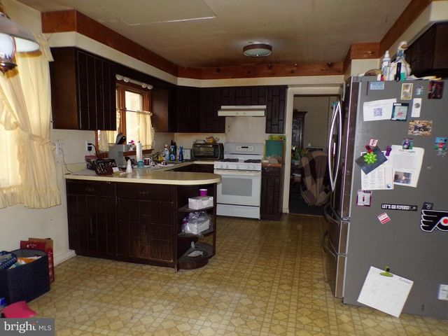 65 TRENT RD, Blackwood, NJ 08012