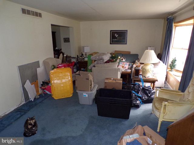 65 TRENT RD, Blackwood, NJ 08012