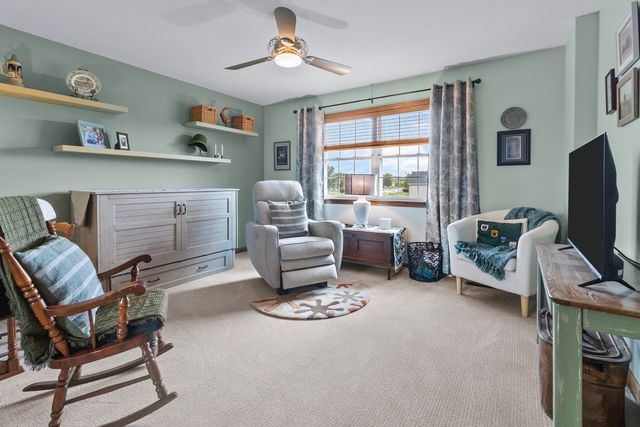 814 Robert Drive, Woodstock, IL 60098