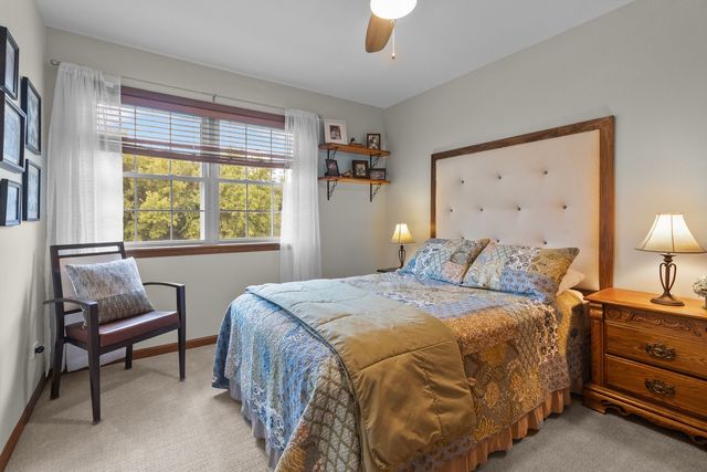 814 Robert Drive, Woodstock, IL 60098