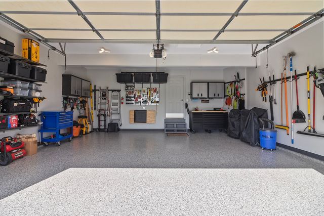 814 Robert Drive, Woodstock, IL 60098